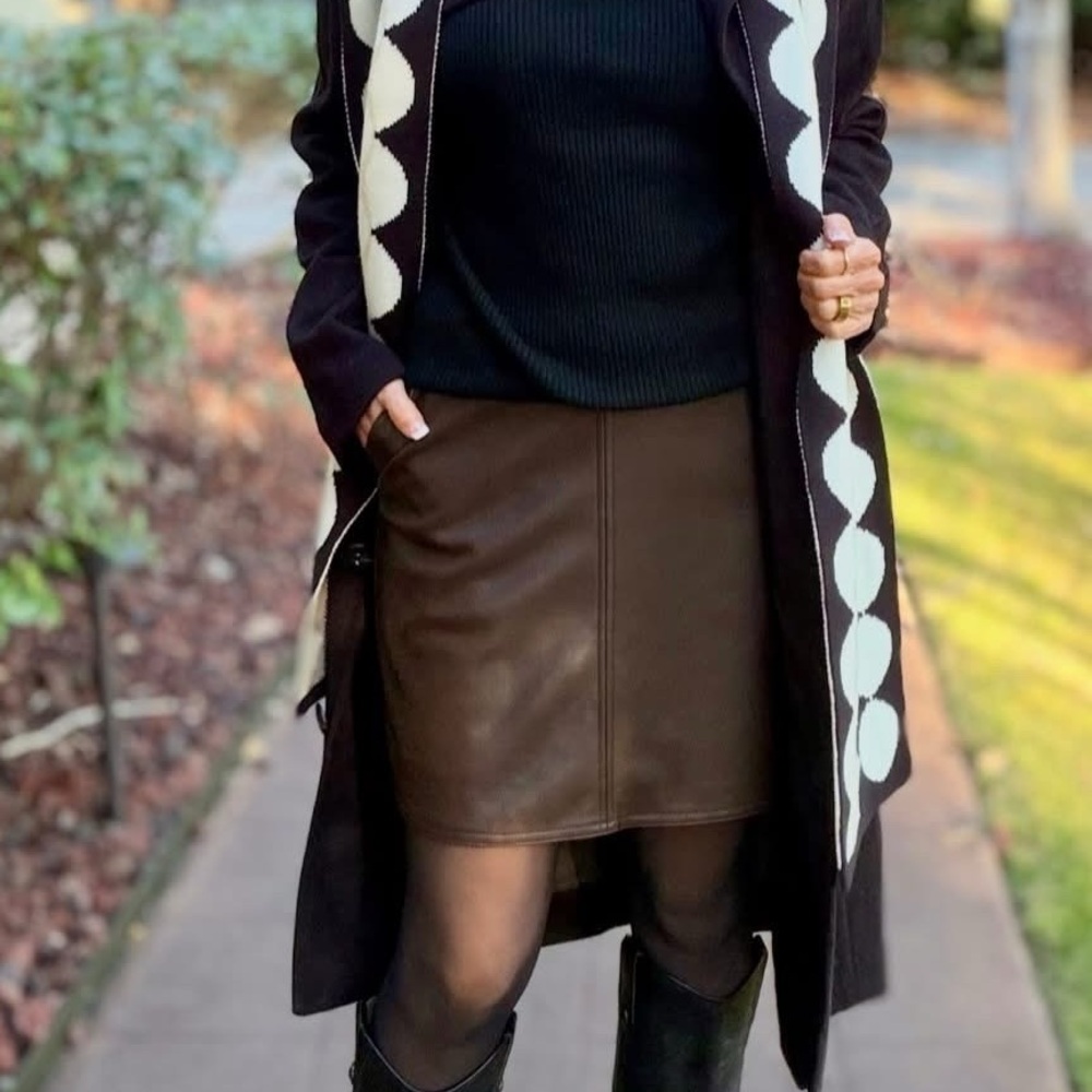 Cabi Gigi skirt (comfy short under it) - Picture 5 of 16